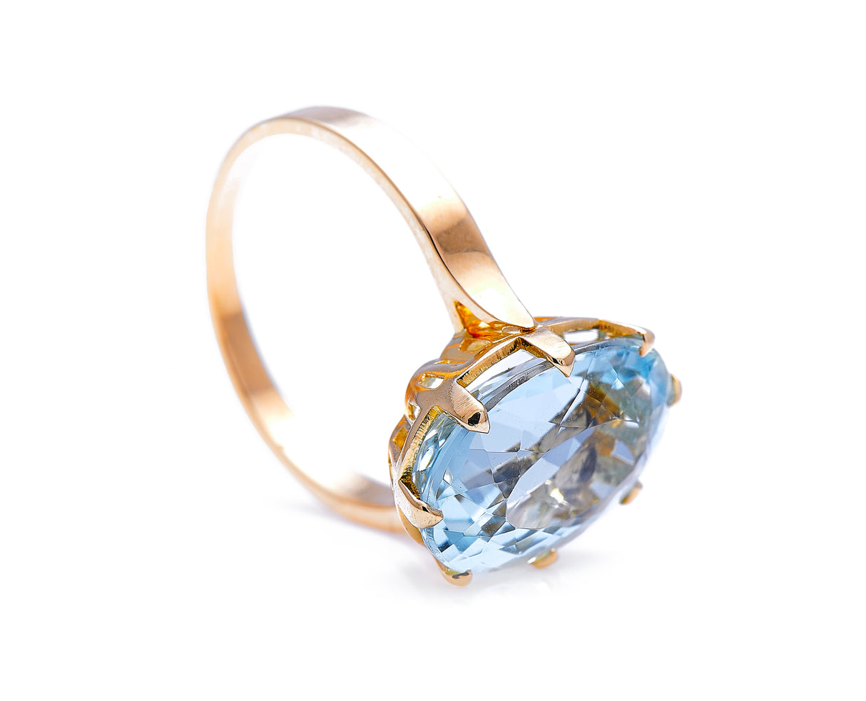 Mid century, 18ct gold, single stone aquamarine ring