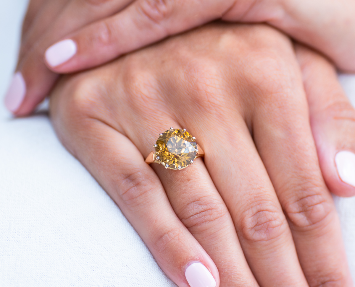 Art Deco, natural 15ct zircon ring