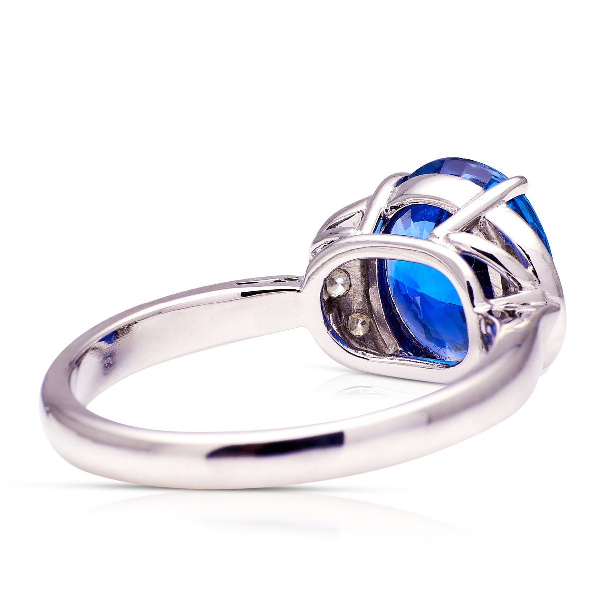 Engagement | 3ct oval sapphire and diamond ring, platinum