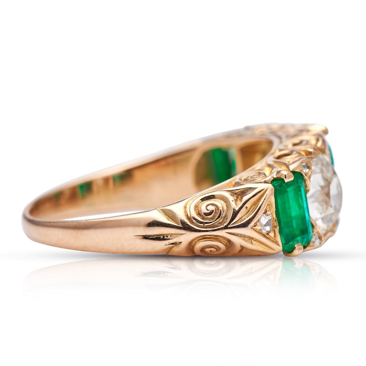 Victorian, 18ct yellow gold, emerald and diamond five-stone ring
