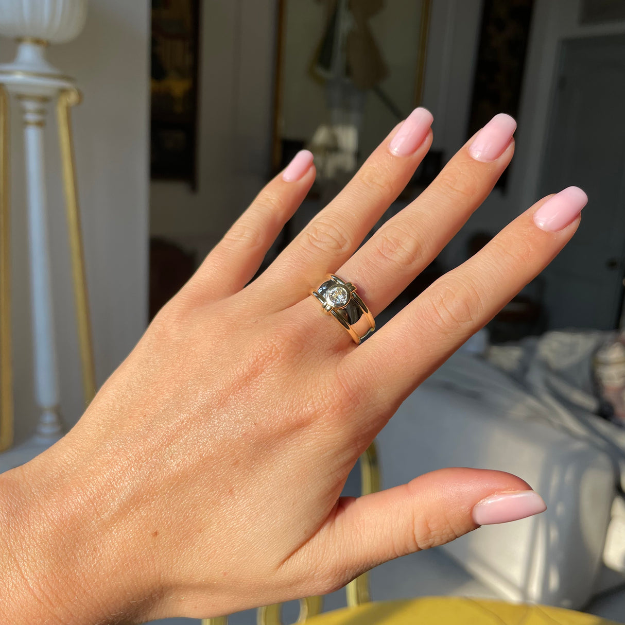 Ancient inspired diamond band, 18ct yellow gold, French. circa 1980