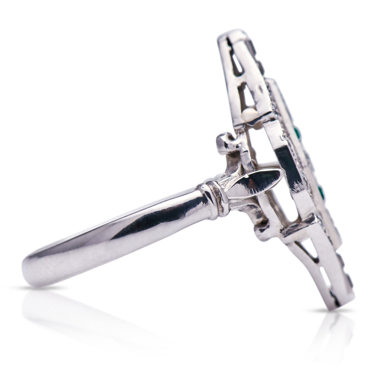 Art Deco, 18ct white gold, emerald and diamond cluster ring