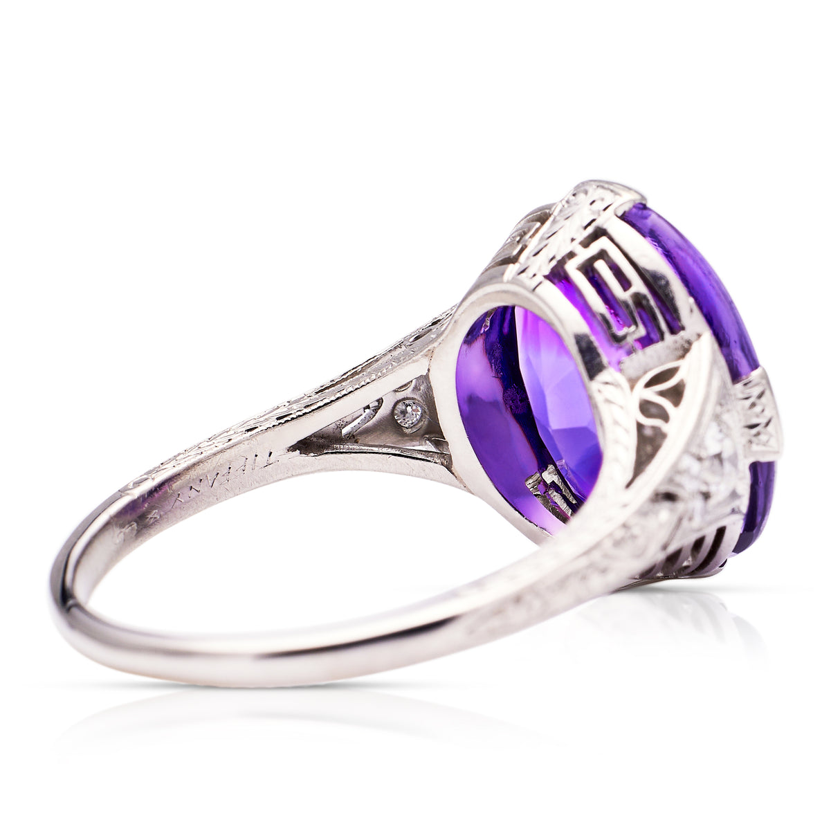 Tiffany & Co - Art Deco, cabochon amethyst ring
