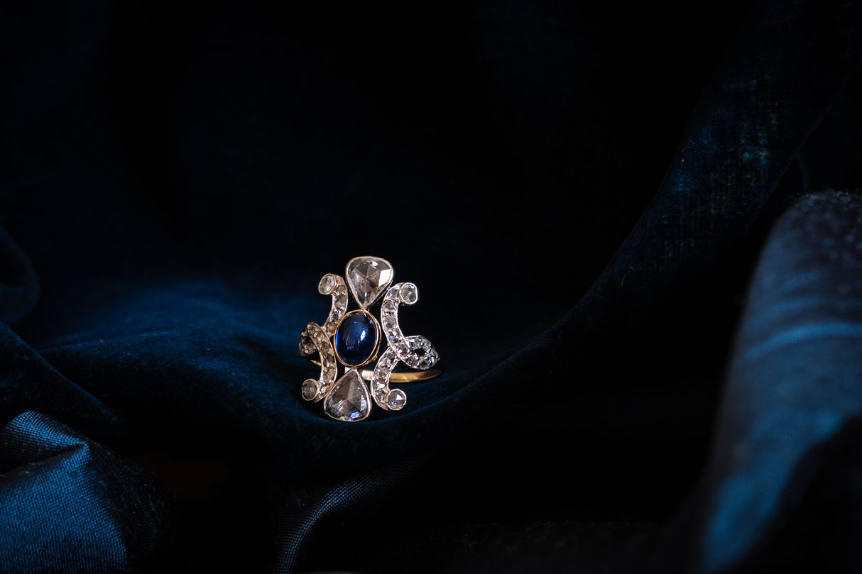 Belle Époque, 18ct gold, cabochon sapphire and rose-cut diamond ring