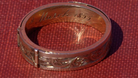 Charlotte Bronte's hair found in mourning ring on BBC's Antiques Roadshow