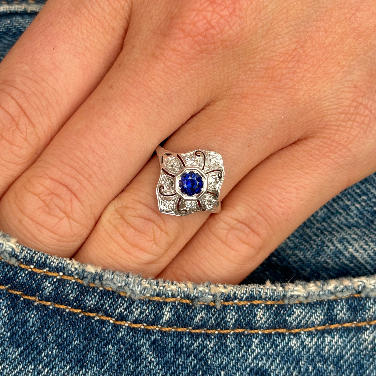 Vintage, 1930s sapphire and diamond ring