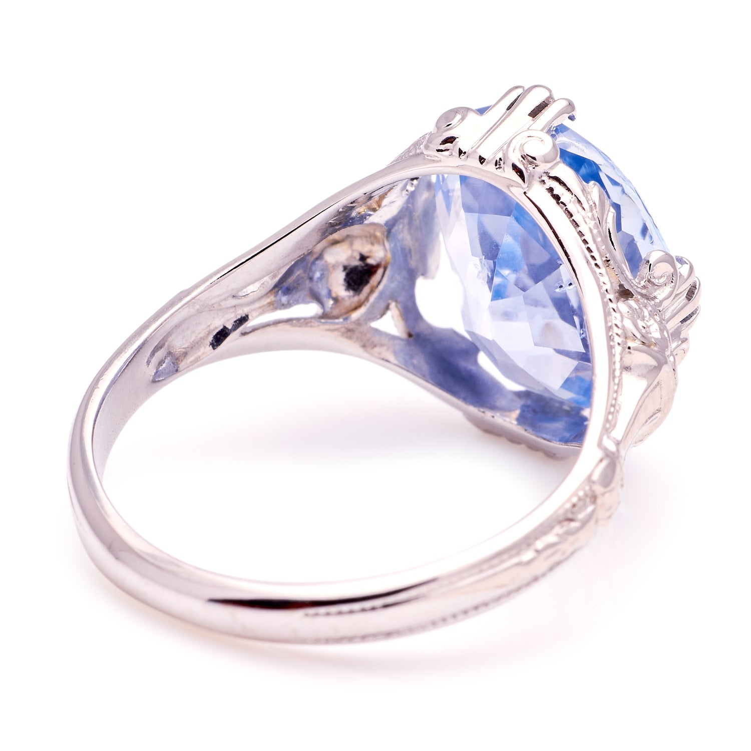 Vintage, antique 1940s sapphire engagement ring