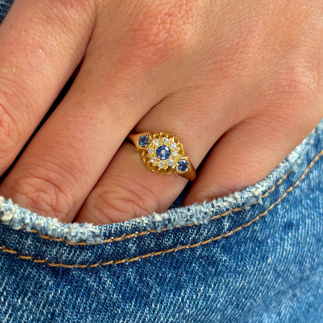  Vintage, Art Deco sapphire & diamond cluster ring