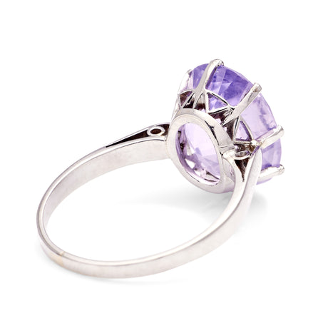 Vintage, 1940s purple sapphire ring