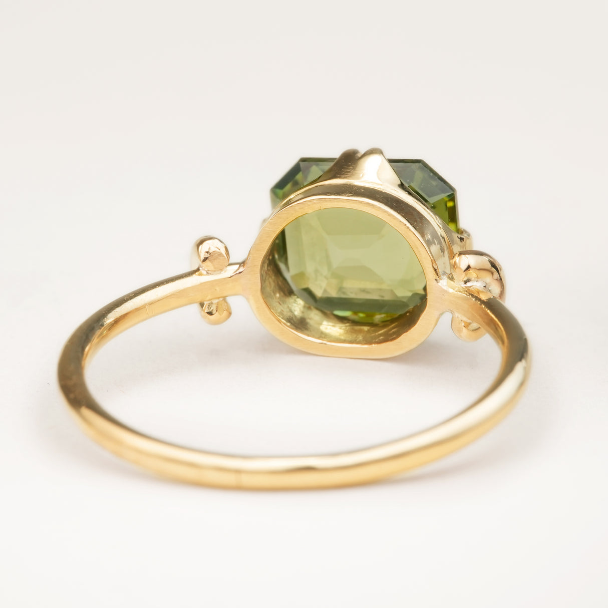 Vintage, 1980's green sapphire solitaire engagement ring