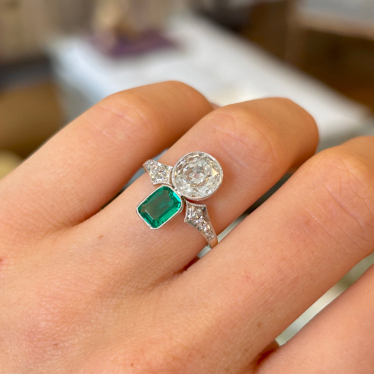 Antique, Edwardian emerald & diamond toi et moi ring