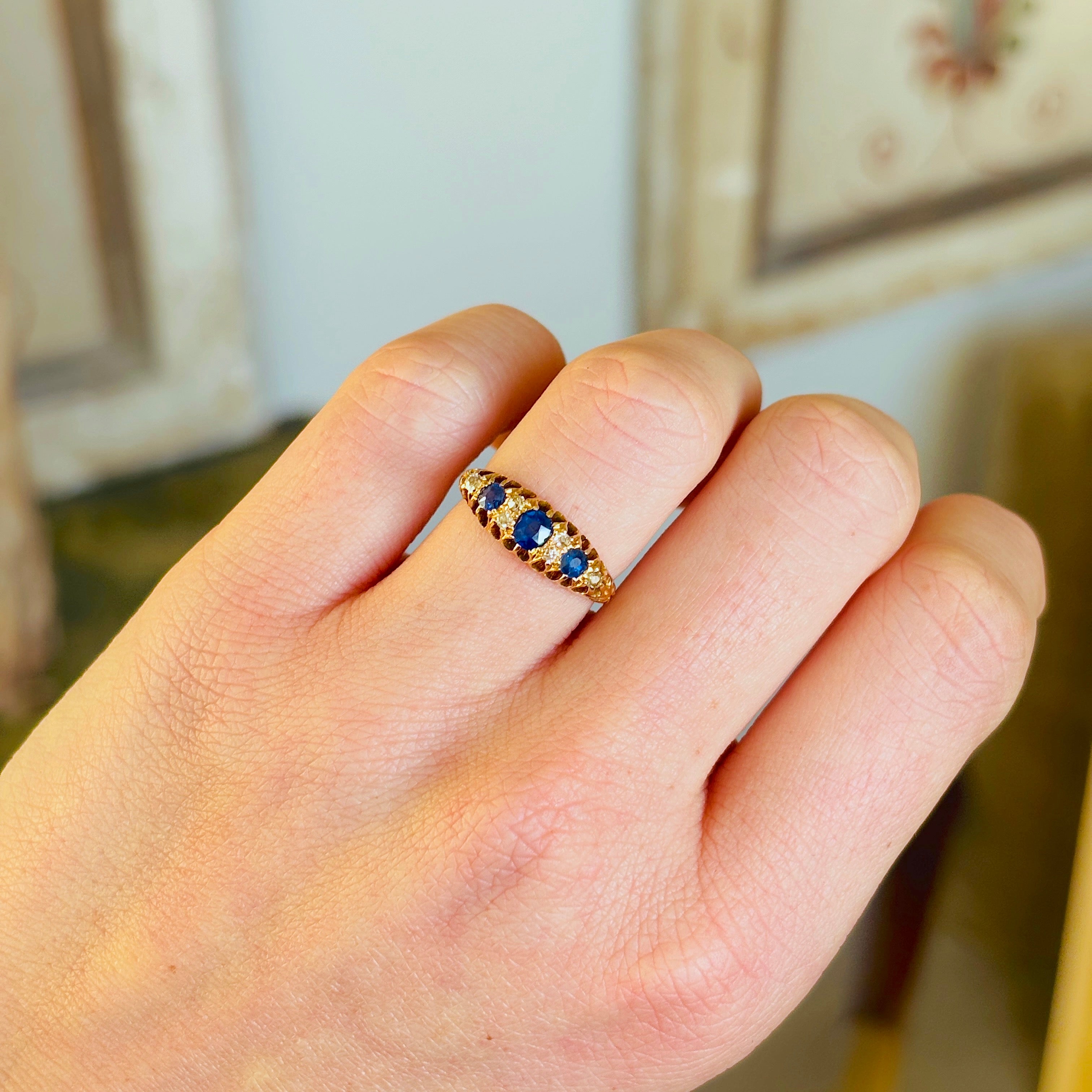 Antique, Edwardian sapphire & diamond ring