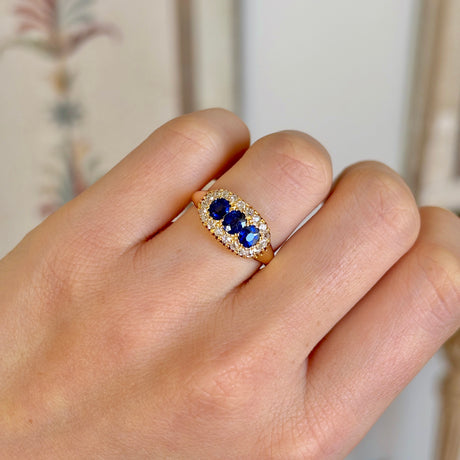 Antique, Edwardian sapphire & diamond dress ring