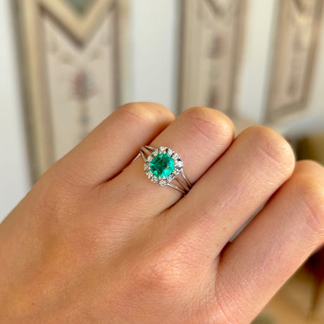 Vintage, 1940s emerald & diamond cluster ring