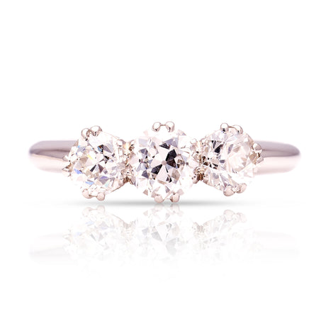 Vintage, 1930s three-stone diamond ring