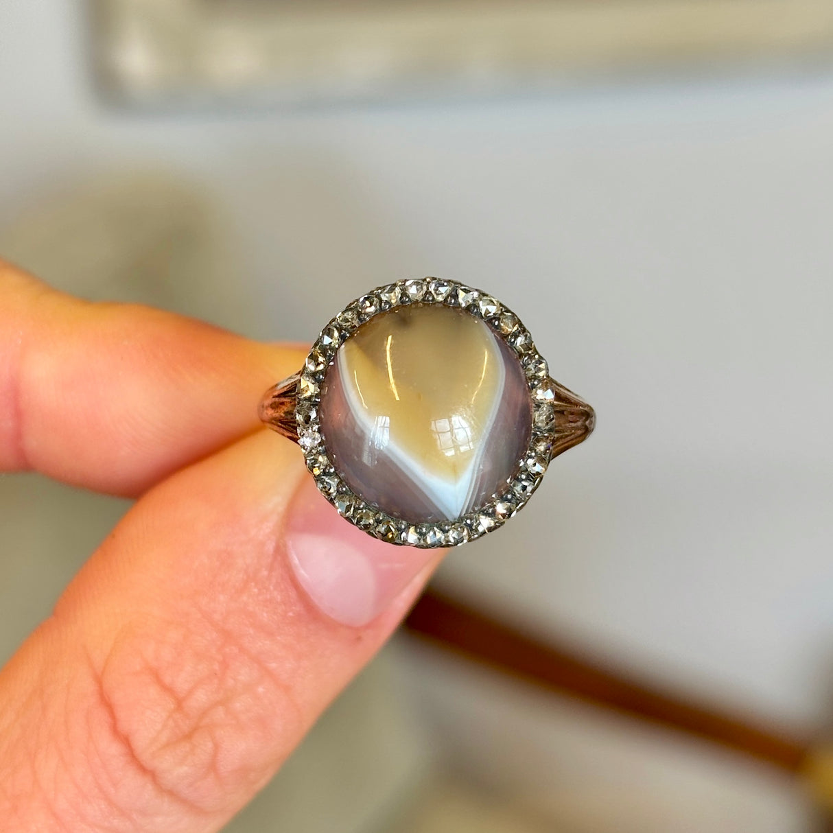 Antique, Georgian bi-colour agate & diamond cluster ring
