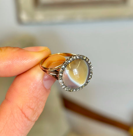 Antique, Georgian bi-colour agate & diamond cluster ring