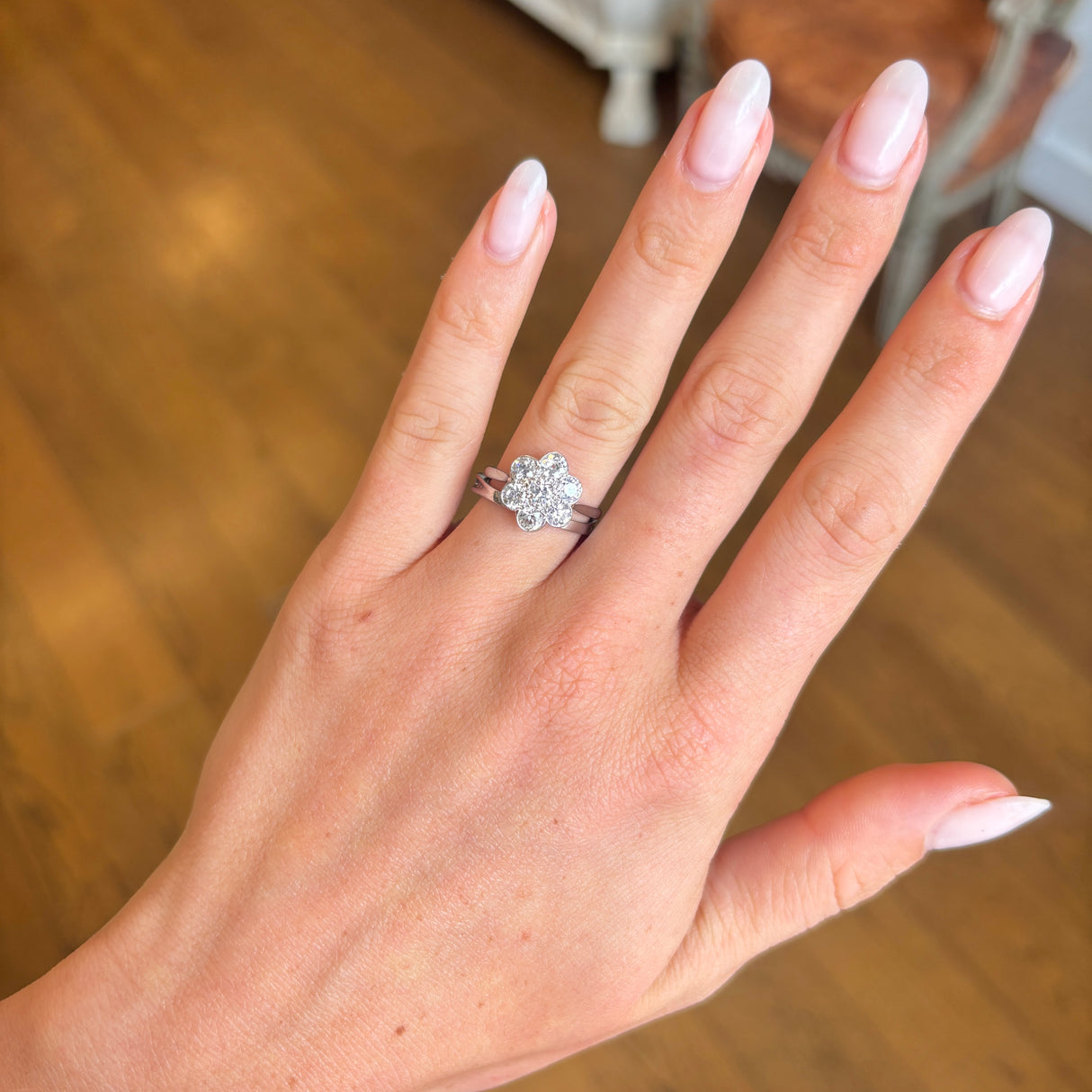 Vintage, 1930s diamond daisy cluster ring