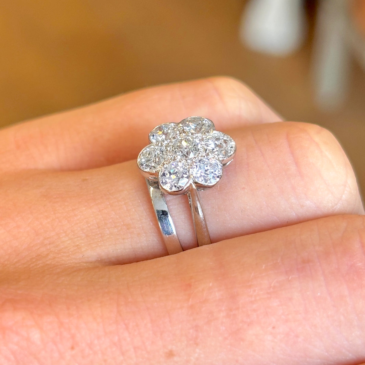 Vintage, 1930s diamond daisy cluster ring