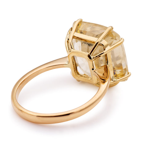  Vintage, 1950s 15ct yellow sapphhire cocktail ring