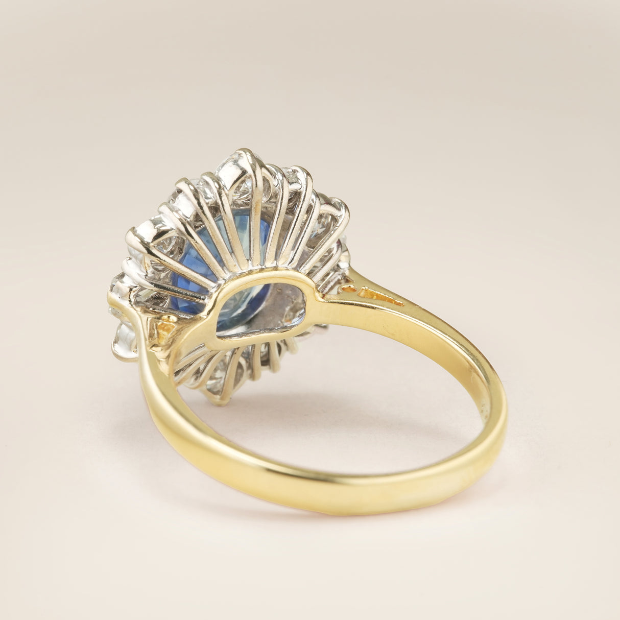 Vintage, 1980s Sri Lankan cornflower-blue sapphire & diamond cluster ring