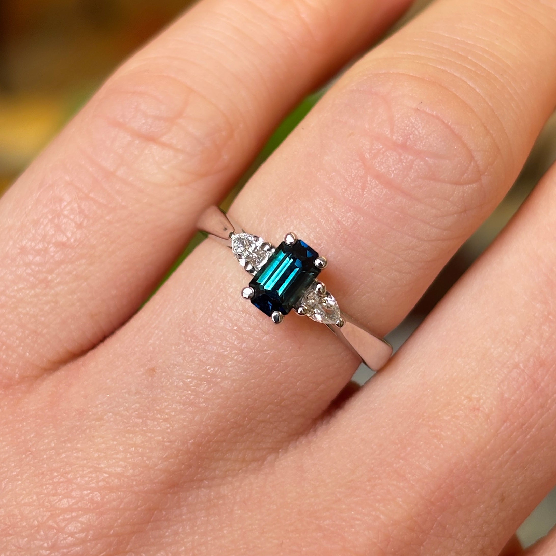 D-3｜Natural Stone Ring｜深青の個性 Deep forest green Sapphire & diamond three-stone ring – Antique