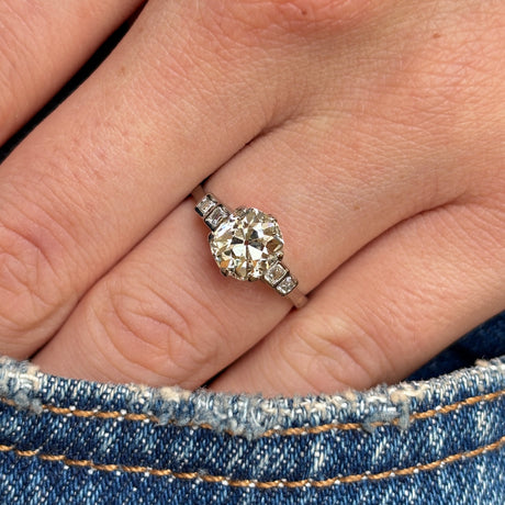 Vintage, Art Deco diamond engagement ring