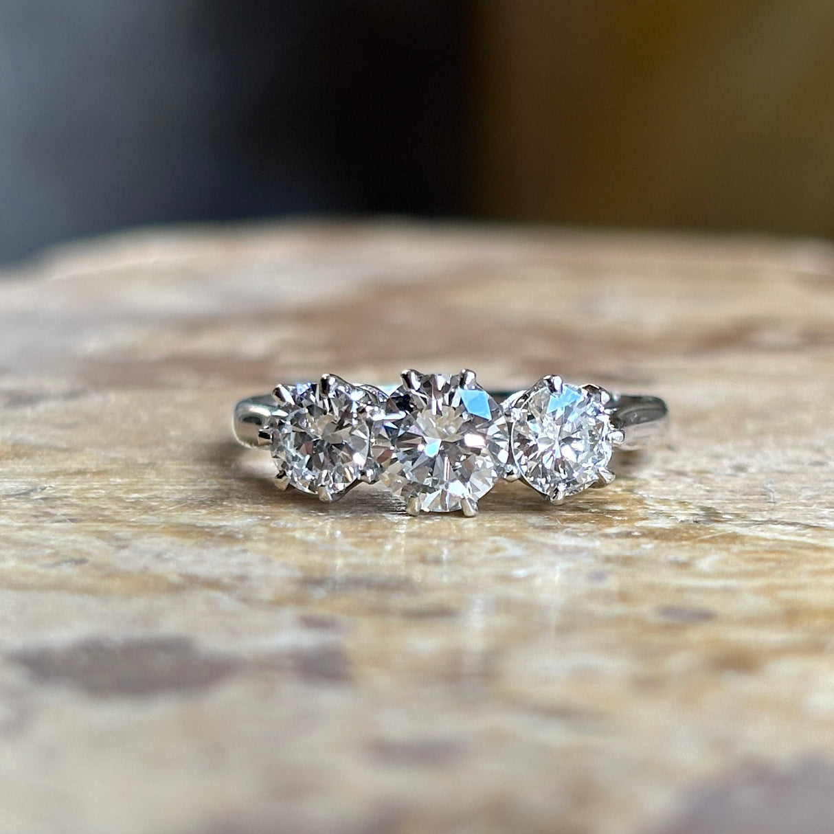 Vintage, 1940s three-stone diamond ring