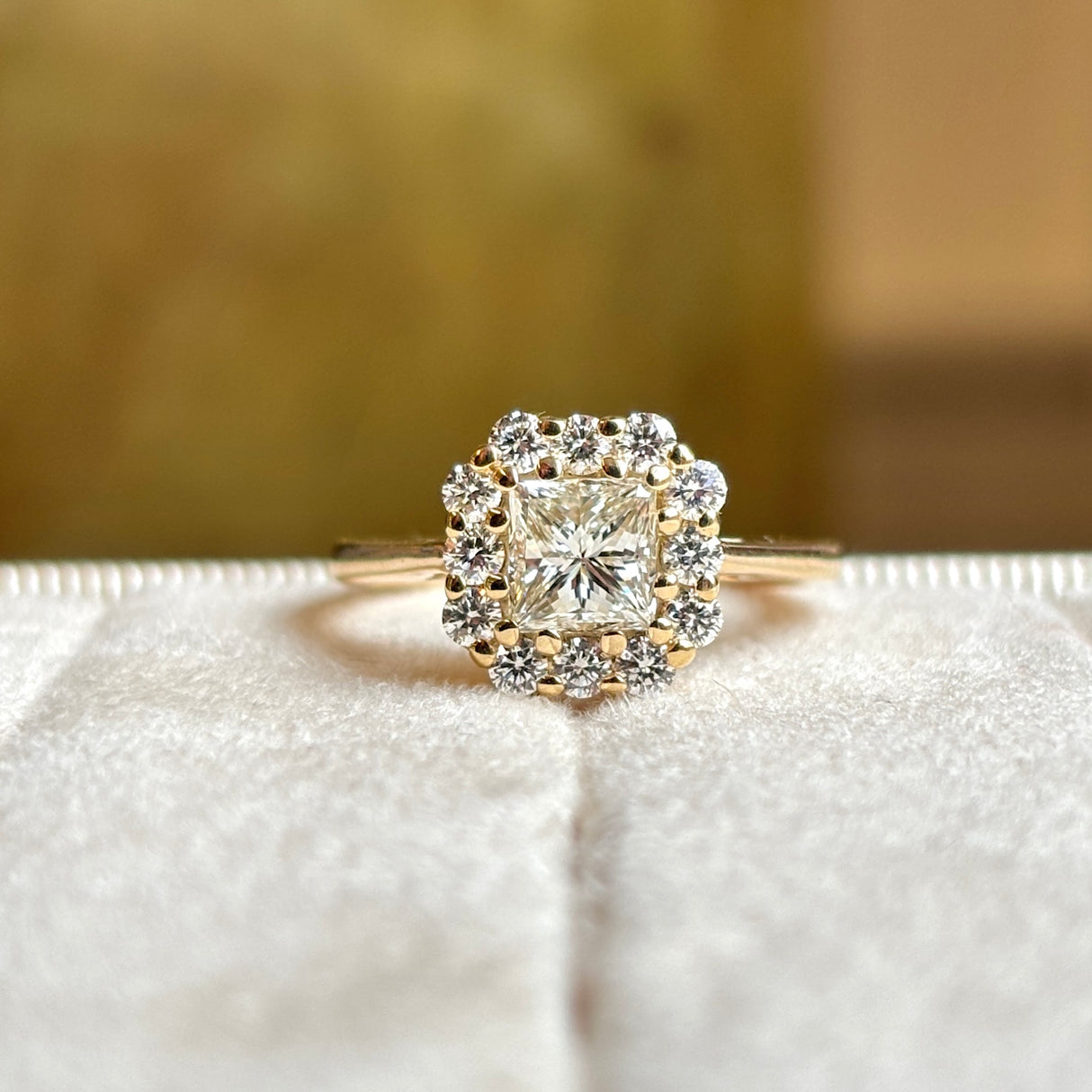 Diamond cluster engagement ring