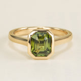 Green sapphire single-stone ring
