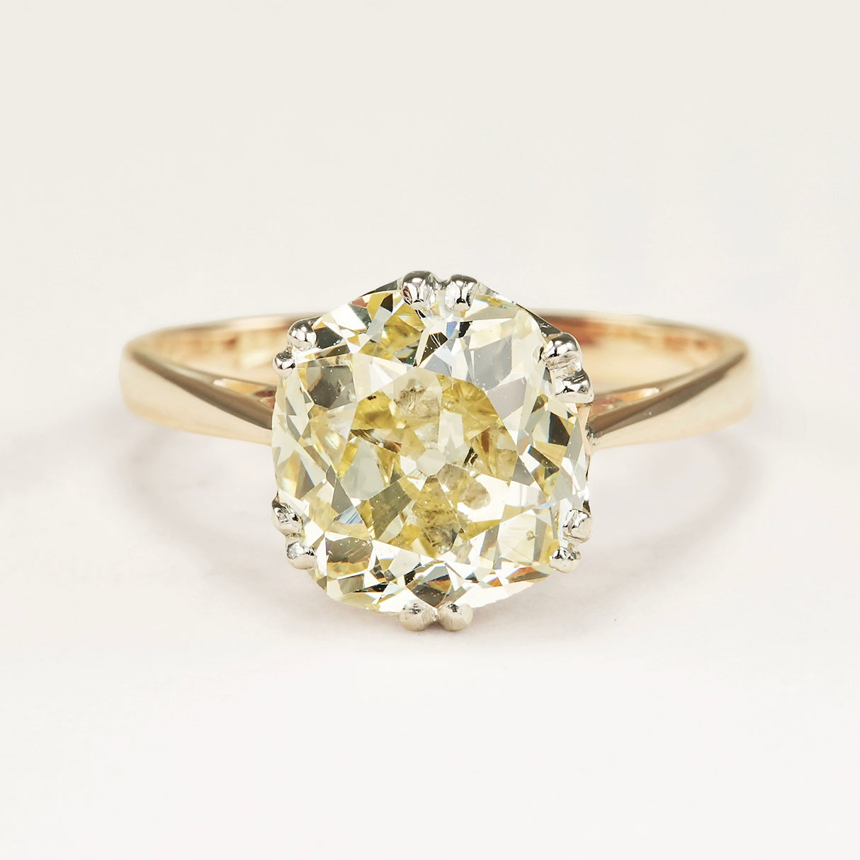 Antique, Victorian 2.88ct Champagne diamond solitaire engagement ring