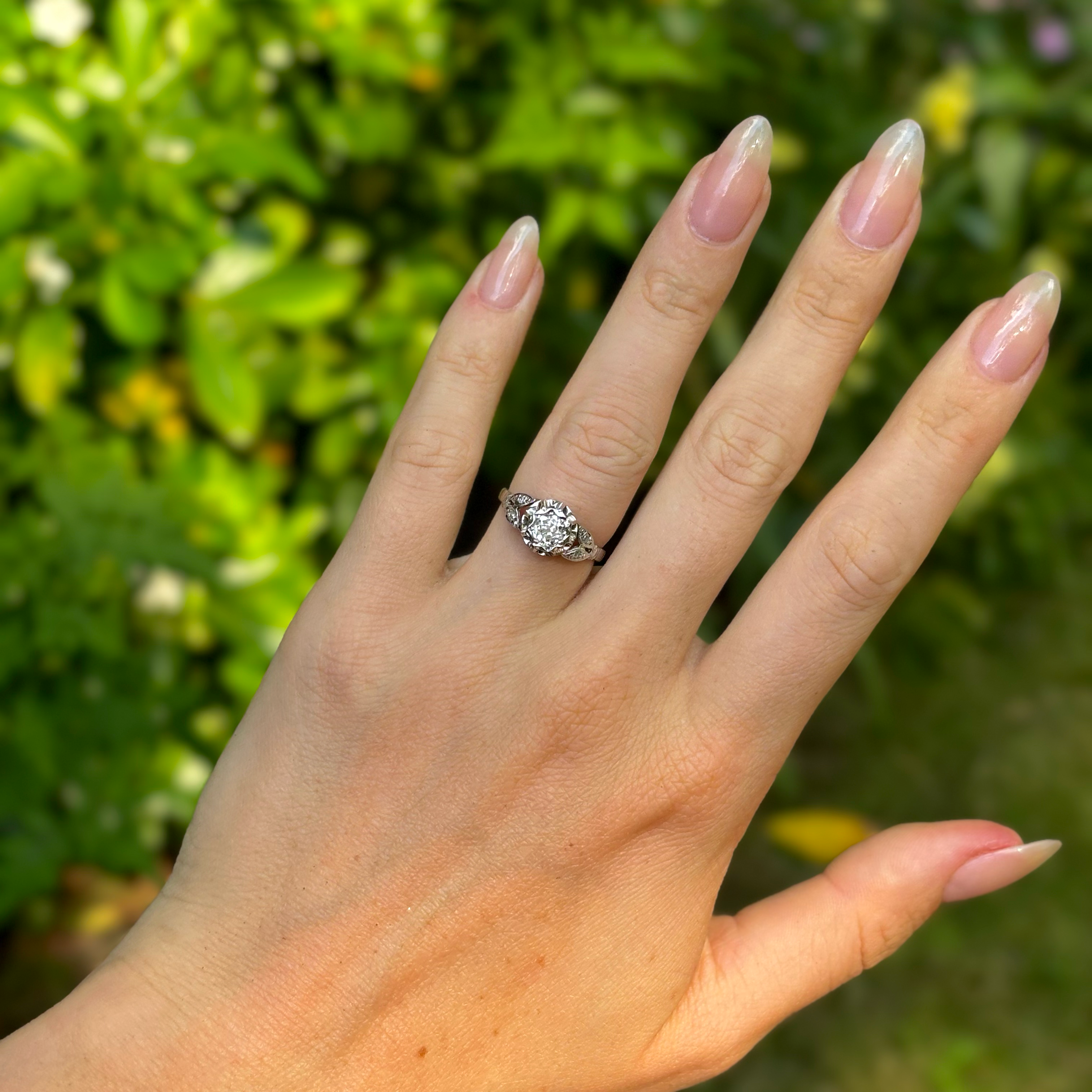 Antique, late Victorian diamond engagement ring, 18ct white gold and platinum