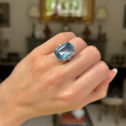 Art Deco, 1920s, Exceptional 9.5ct Aquamarine and Diamond Ring, Platinum