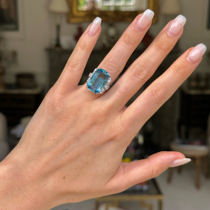 Art Deco, 1920s, Exceptional 9.5ct Aquamarine and Diamond Ring, Platinum