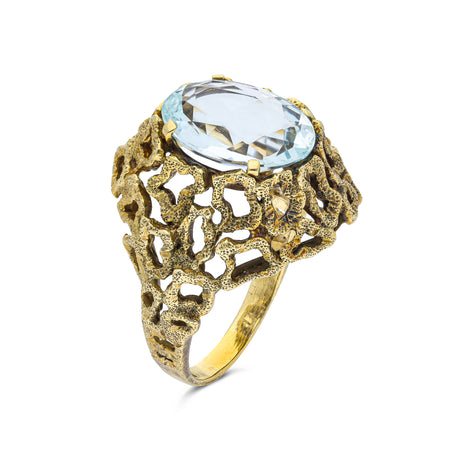 aquamarine ring with naturalistic textured yellow gold band, side view