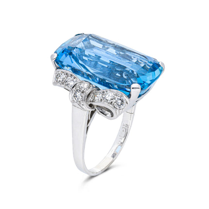Art Deco, 1920s, Exceptional 9.5ct Aquamarine and Diamond Ring, Platinum