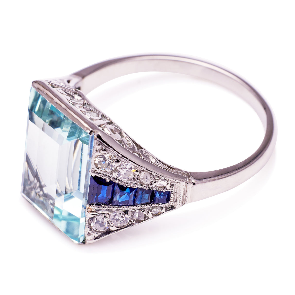 Art Deco aquamarine, sapphire and diamond ring,top view.