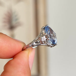 Vintage, antique 1940s sapphire engagement ring