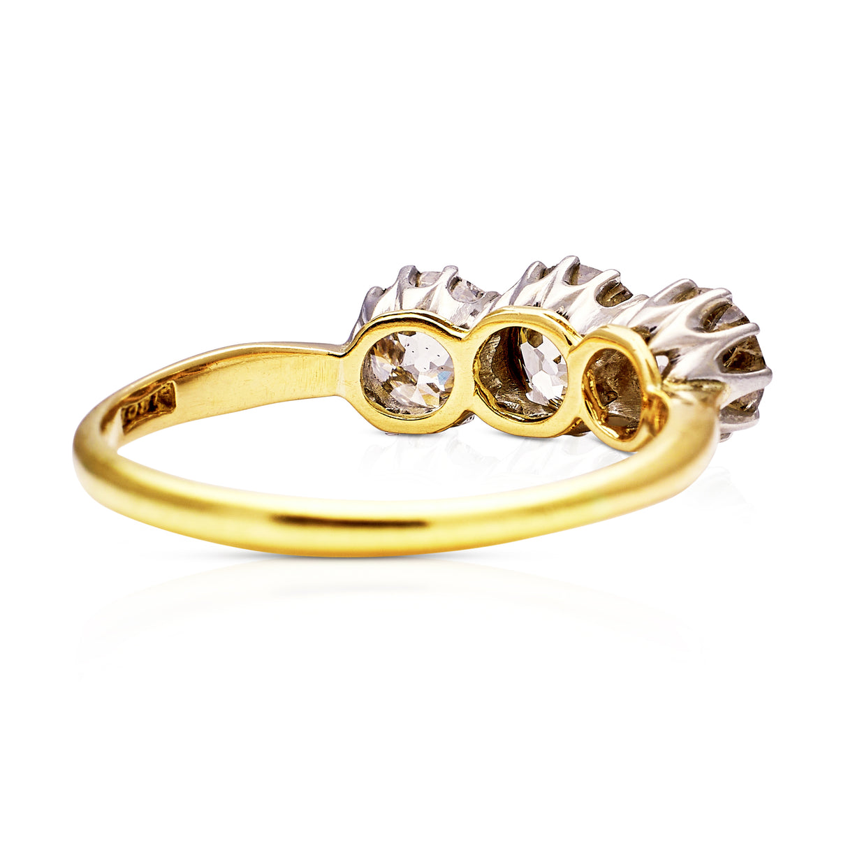 Edwardian, three stone 1.75ct diamond engagement ring, 18ct yellow gold