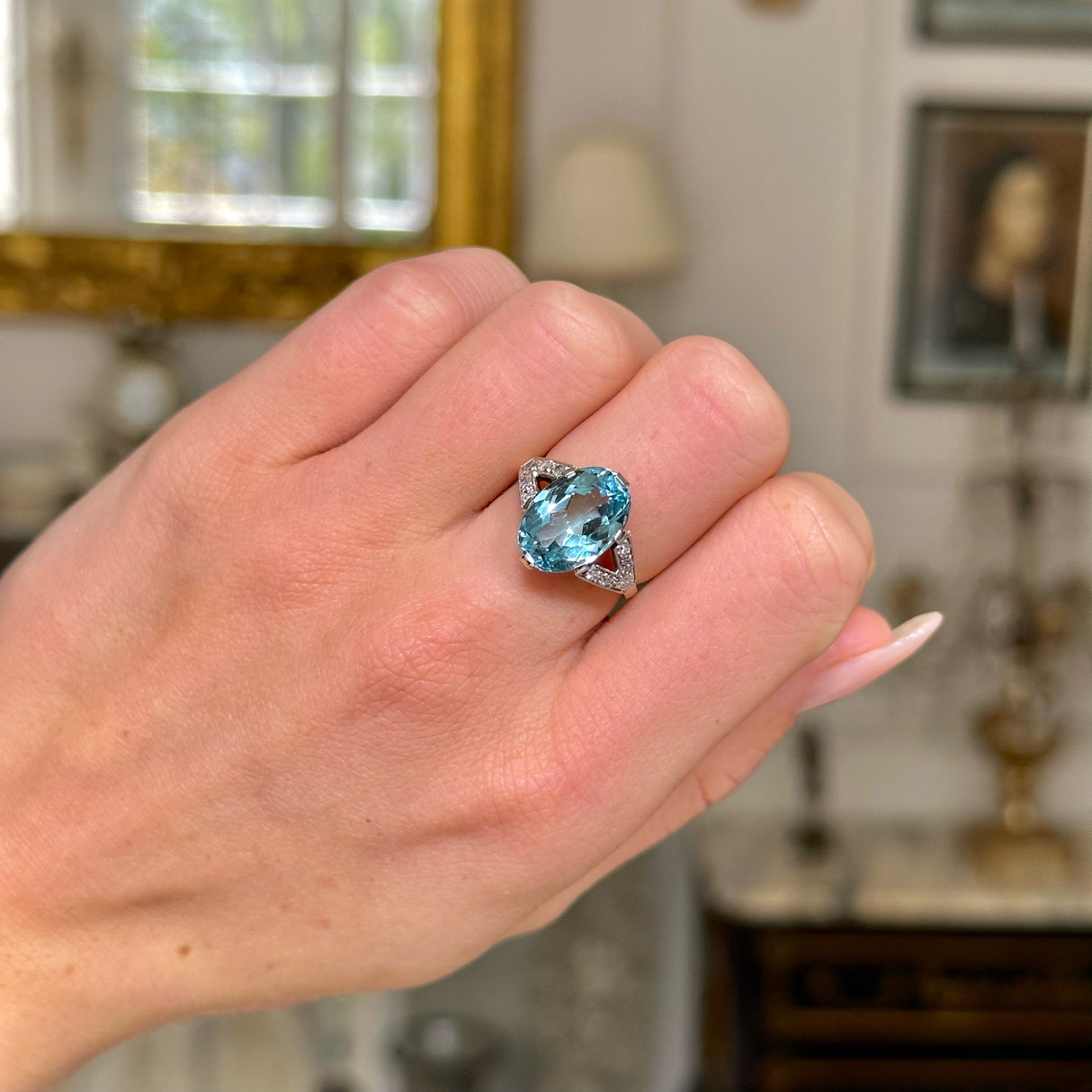 Edwardian, oval aquamarine & diamond ring, 18ct yellow gold & platinum