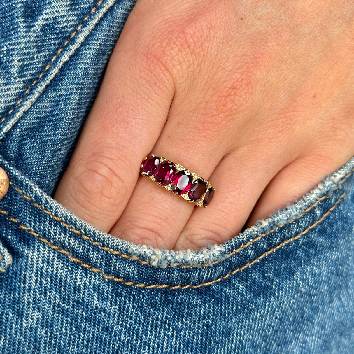 Antique, Victorian five-stone garnet half hoop ring, 18ct yellow gold