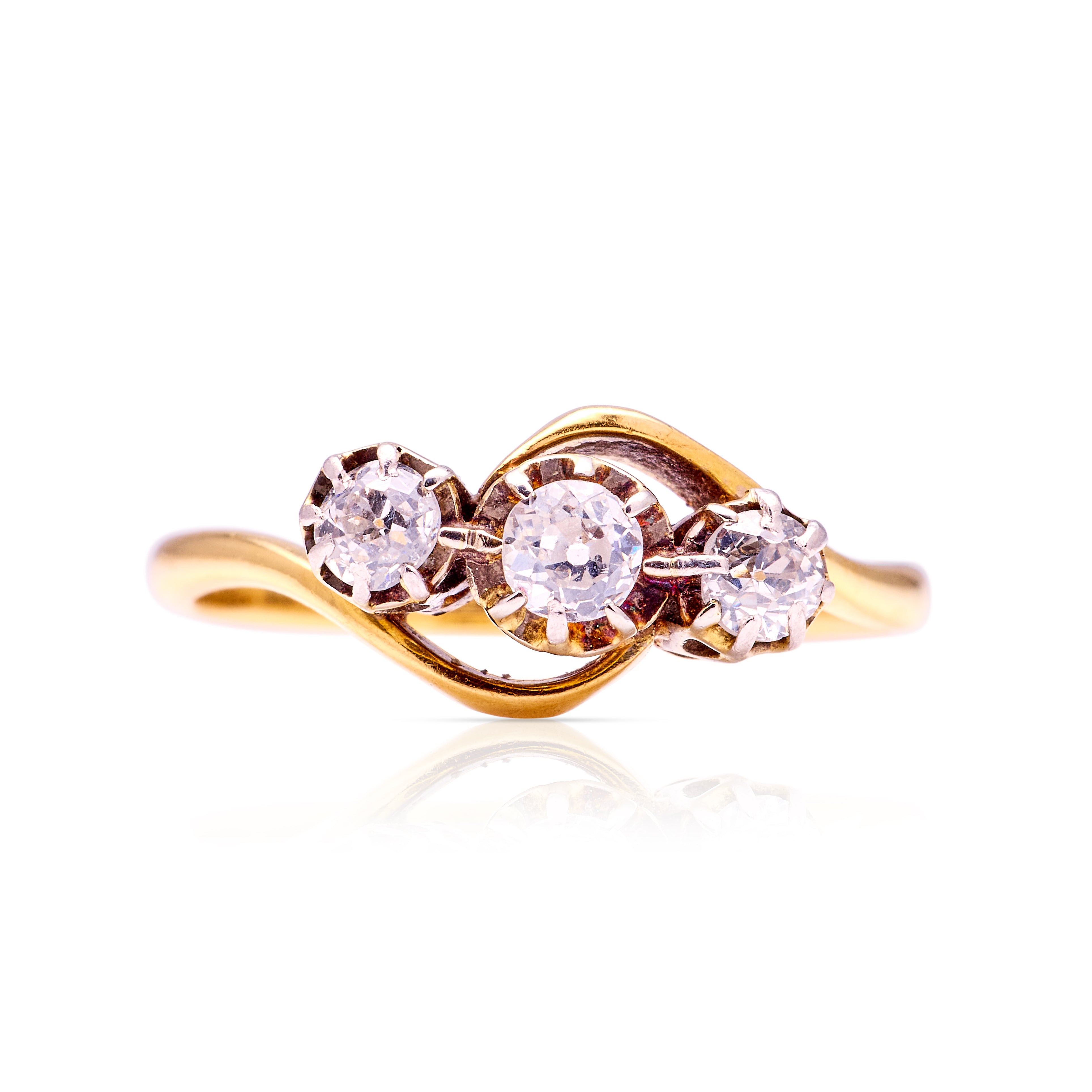 Vintage, Art Deco three-stone diamond twist ring – Antique Ring