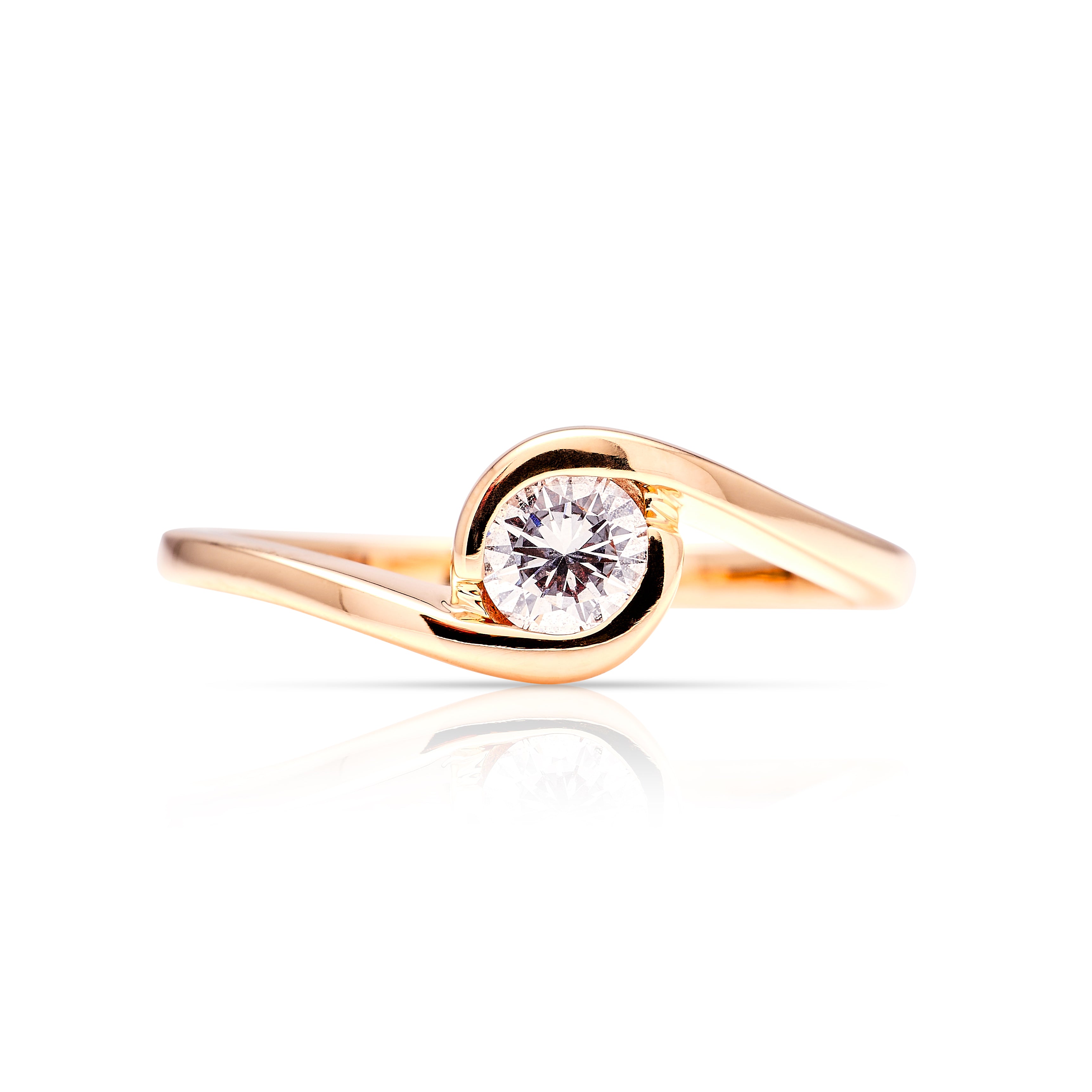Vintage, 1990s diamond twist ring front view