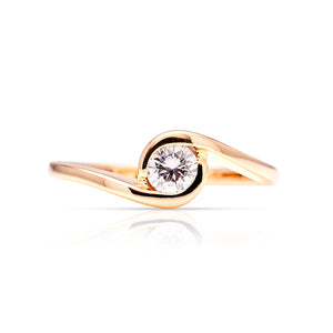 Vintage, 1990s diamond twist ring front view