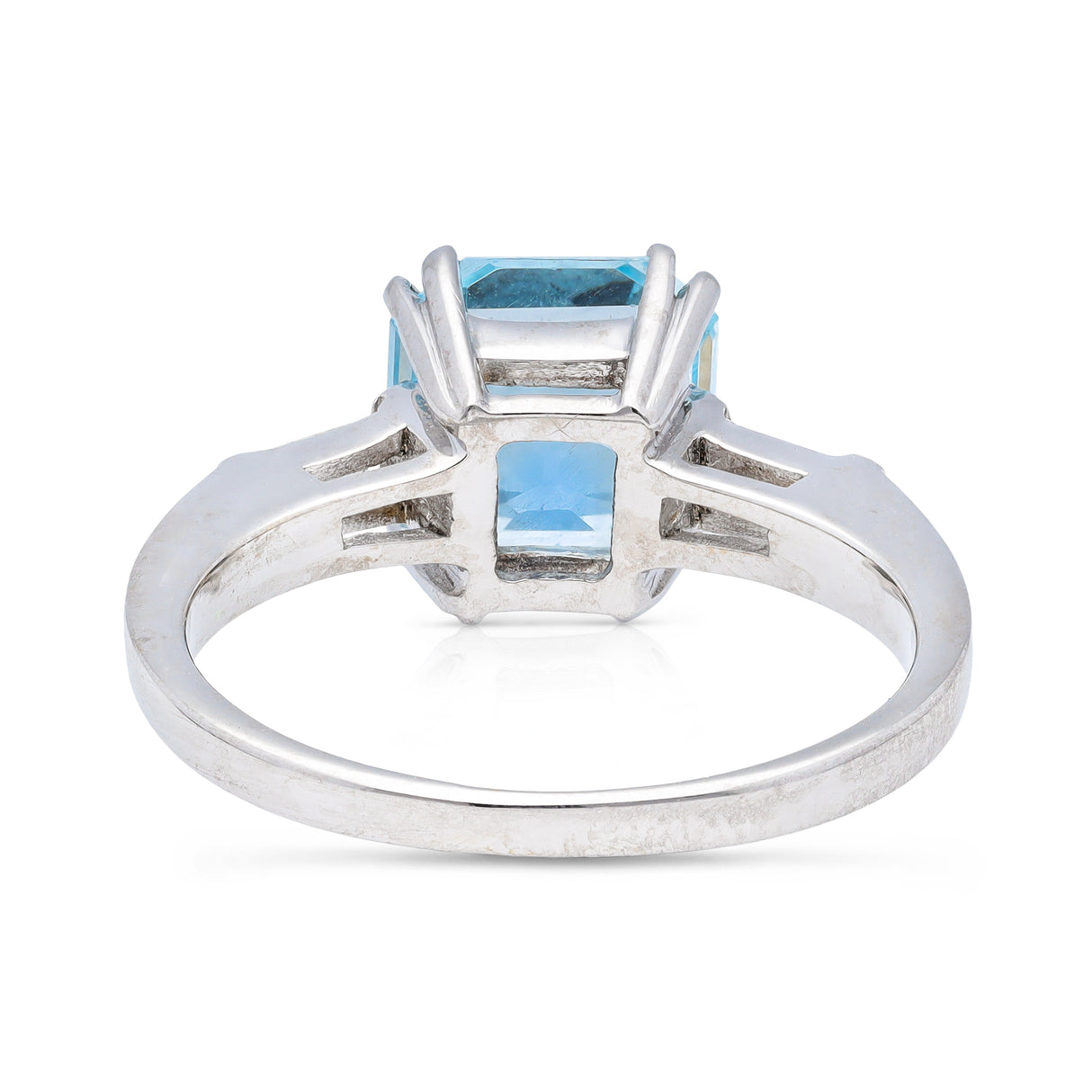 vintage aquamarine and diamond ring, rear view. 