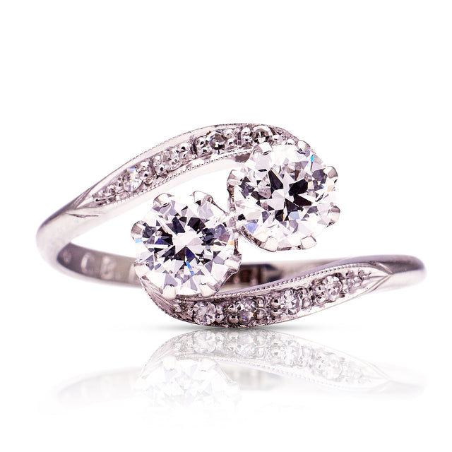 Vintage toi et moi diamond engagement ring, front view.