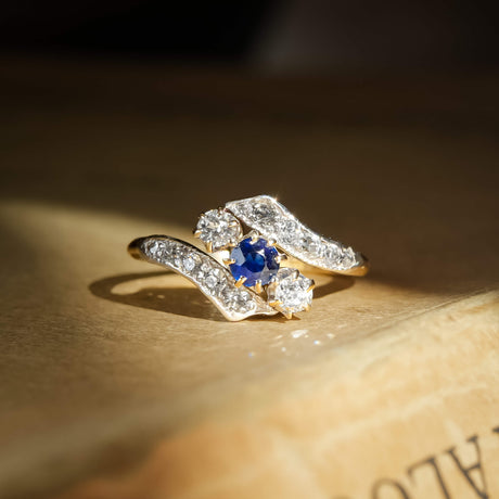 antique sapphire diamond twist ring with edwardian style in yellow gold