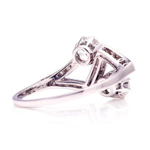 Antique, Art Deco toi et moi diamond engagement ring