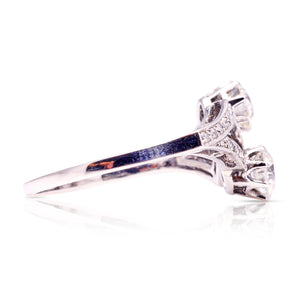 Antique, Art Deco toi et moi diamond engagement ring
