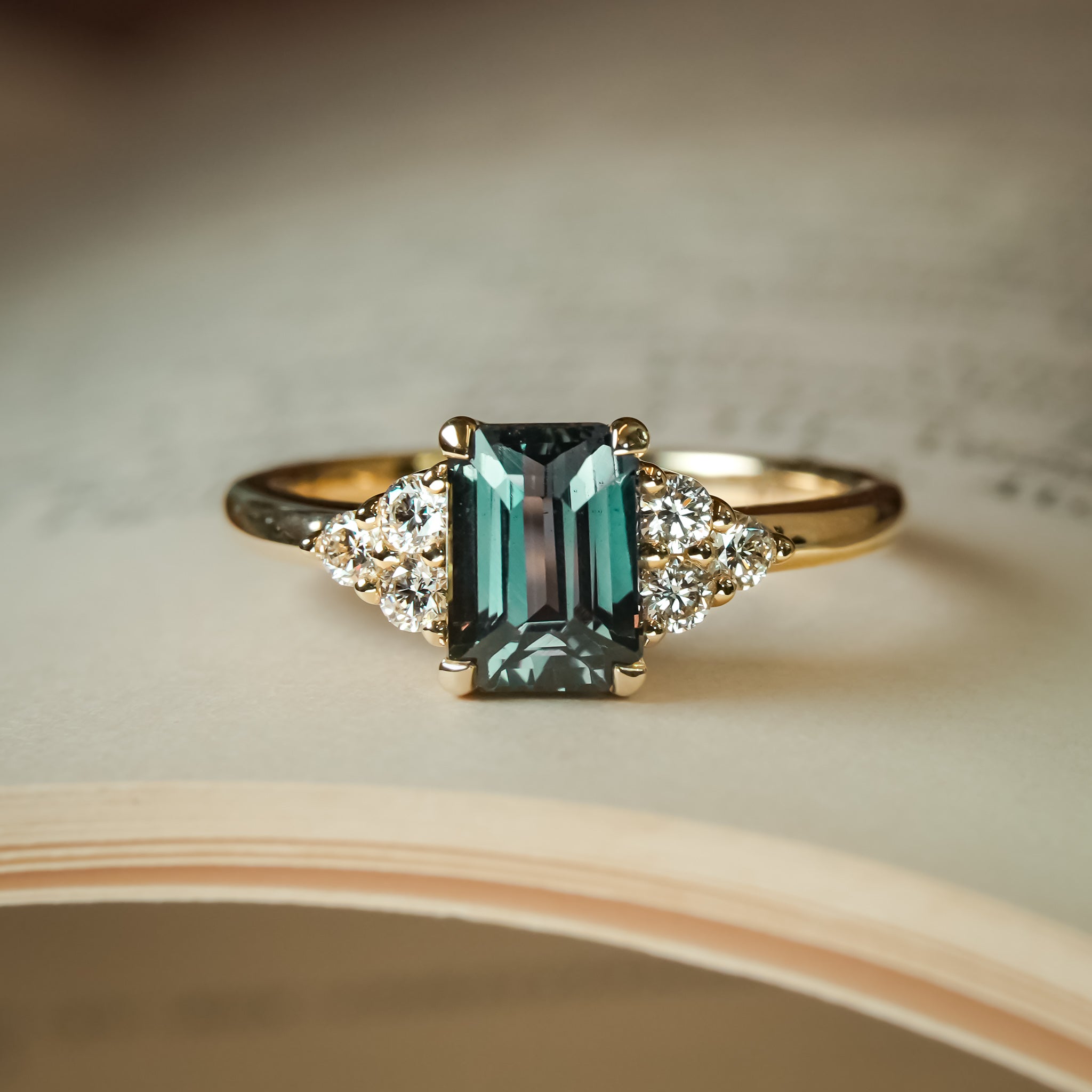 Choose a style for your vintage or antique rings - from solitaire